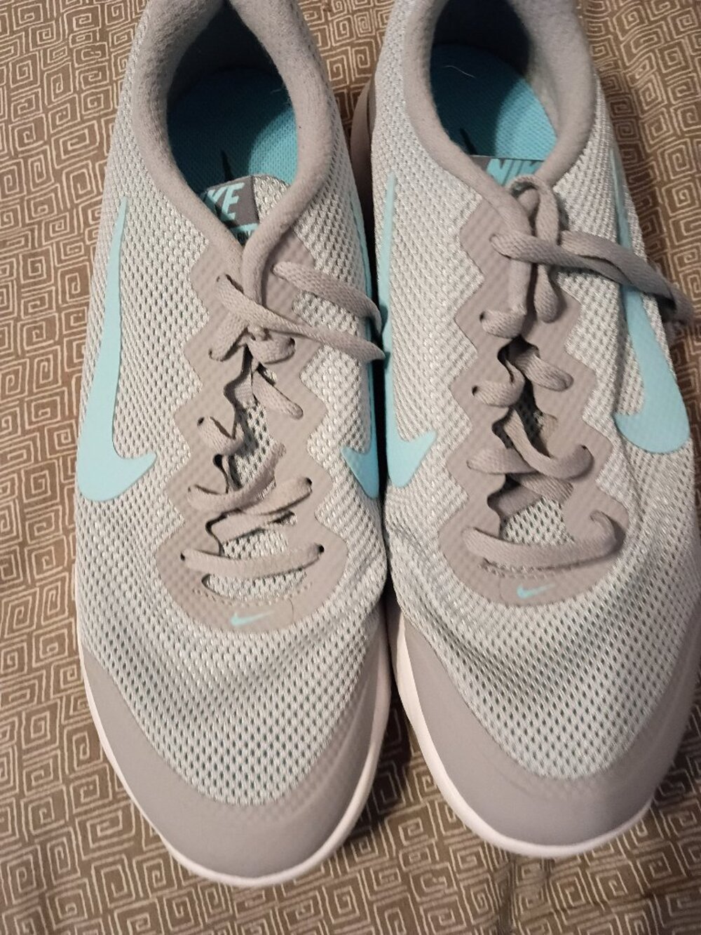 Ladies Nike Flex Experience 4 shoes size 10